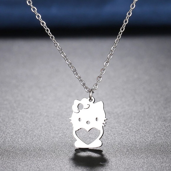 Hello kitty heart necklace - Picture 1 of 3
